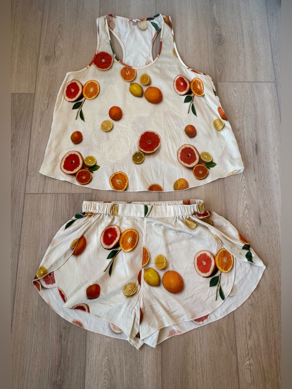 Lunya Washable Silk Tulip Back Set XS Citrus Fruit Pajamas - Picture 4 of 11